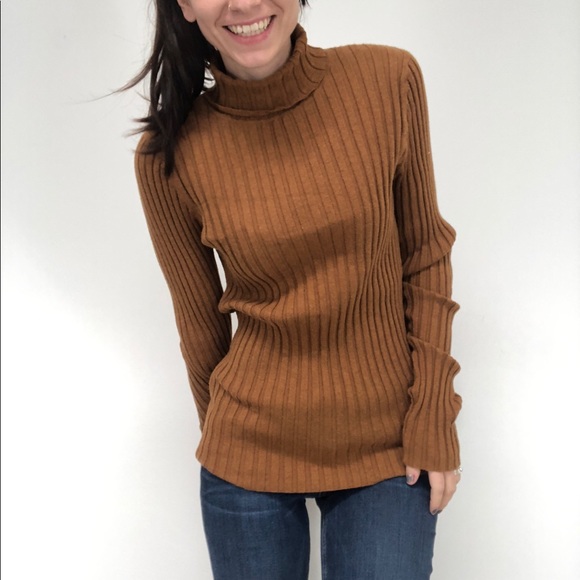 Athleta Sweaters - Athleta Organic Cotton Brown Ribbed Sweater